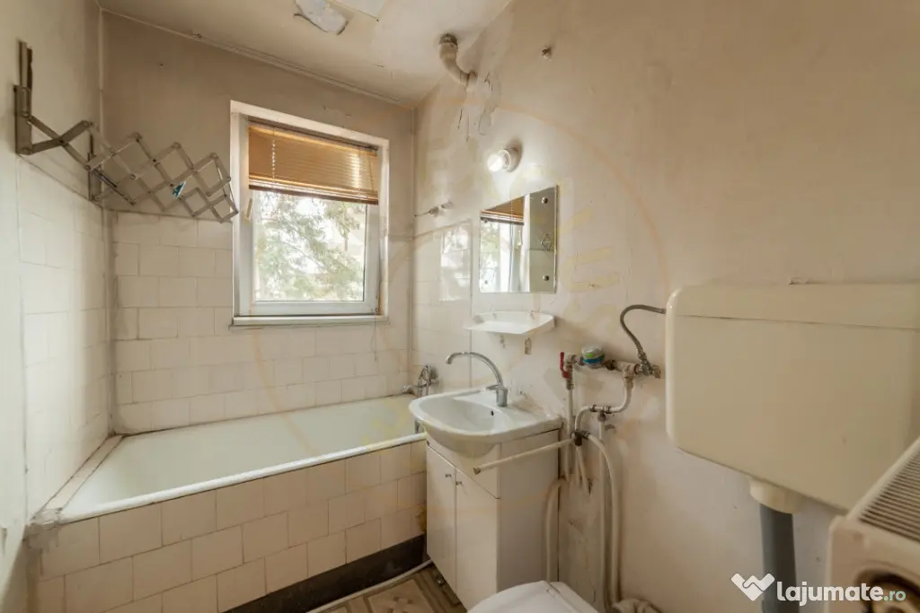 Apartament 2 camere et 3/4 Central, Pitesti
