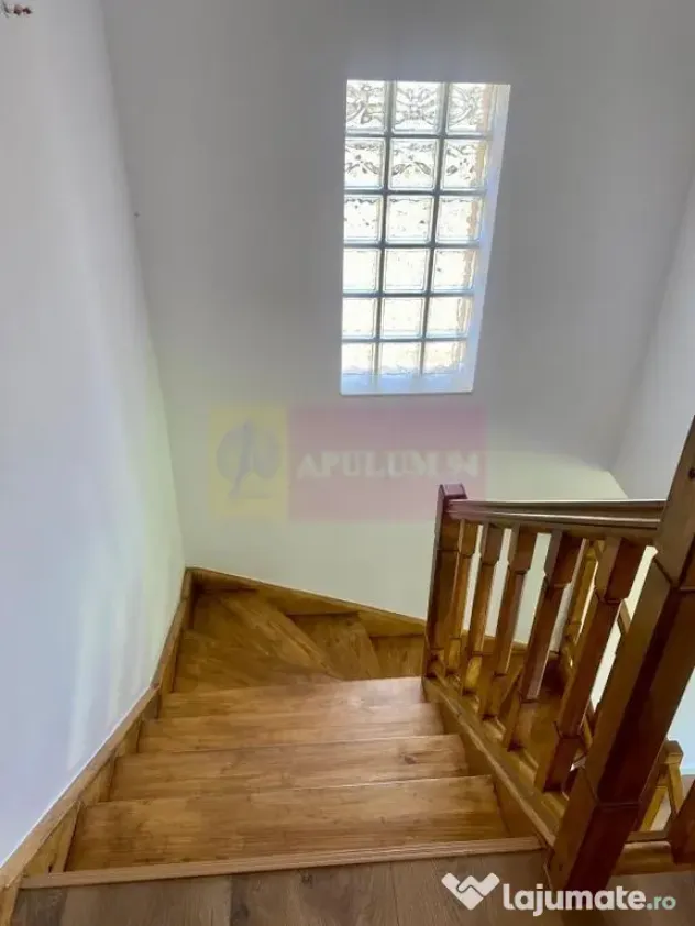 Duplex în vilă, 4 camere, renovat 2025, curte 250 mp, M...