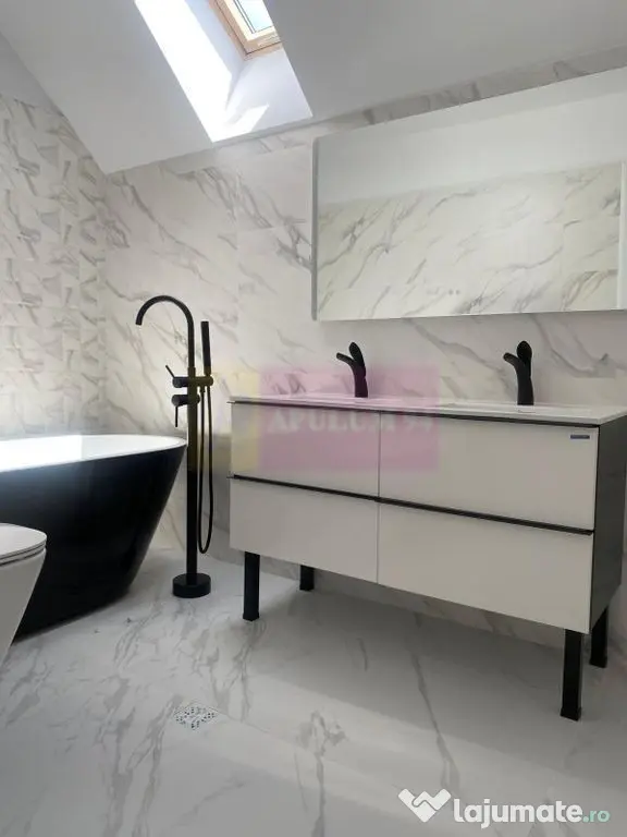 Duplex în vilă, 4 camere, renovat 2025, curte 250 mp, M...