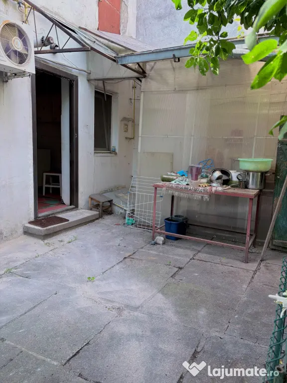 Casă 3 camere cu teren 250 mp, garaj închis, Sector 6, Giulești–Crângași