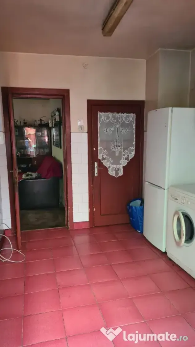 Casă 3 camere cu teren 250 mp, garaj închis, Sector 6, Giulești–Crângași