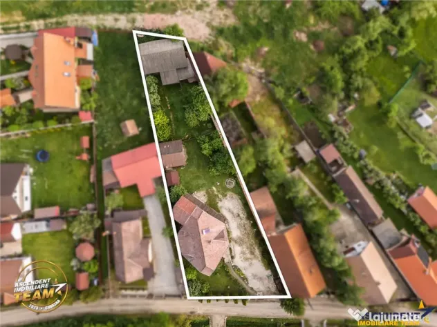 Vila ce incorporeaza anexe gospodaresti si cu potential turi