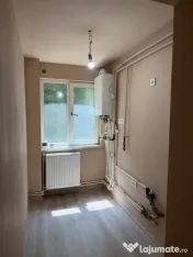 APARTAMENT 3 camere, 50 mp renovat recent , centrala proprie 