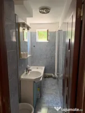 APARTAMENT 3 camere, 50 mp renovat recent , centrala proprie 