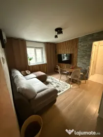 Închiriez apartament