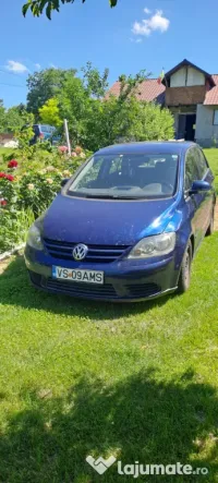 vând Golf 5 plus 