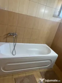 Inchiriez apartamen in zona Shopping City 