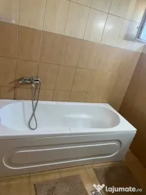 Inchiriez apartament 2 camere in zona Shopping City
