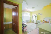 Casă / Vilă cu 5 camere de vânzare, în Sânmartin 