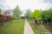 Casă / Vilă cu 5 camere de vânzare, în Sânmartin 
