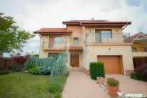 Casă / Vilă cu 5 camere de vânzare, în Sânmartin