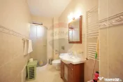Casă / Vilă cu 5 camere de vânzare, în Sânmartin 
