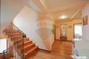 Casă / Vilă cu 5 camere de vânzare, în Sânmartin 