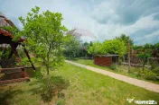 Casă / Vilă cu 5 camere de vânzare, în Sânmartin
