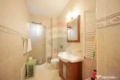 Casă / Vilă cu 5 camere de vânzare, în Sânmartin 