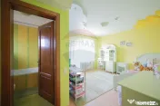 Casă / Vilă cu 5 camere de vânzare, în Sânmartin 