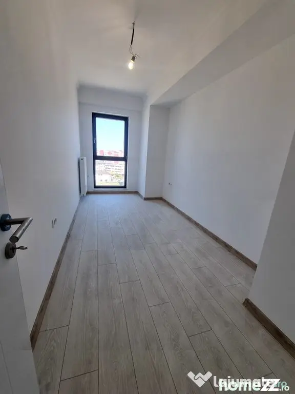 Compozitori -apartament 3 camere decomandat cu loc de par...
