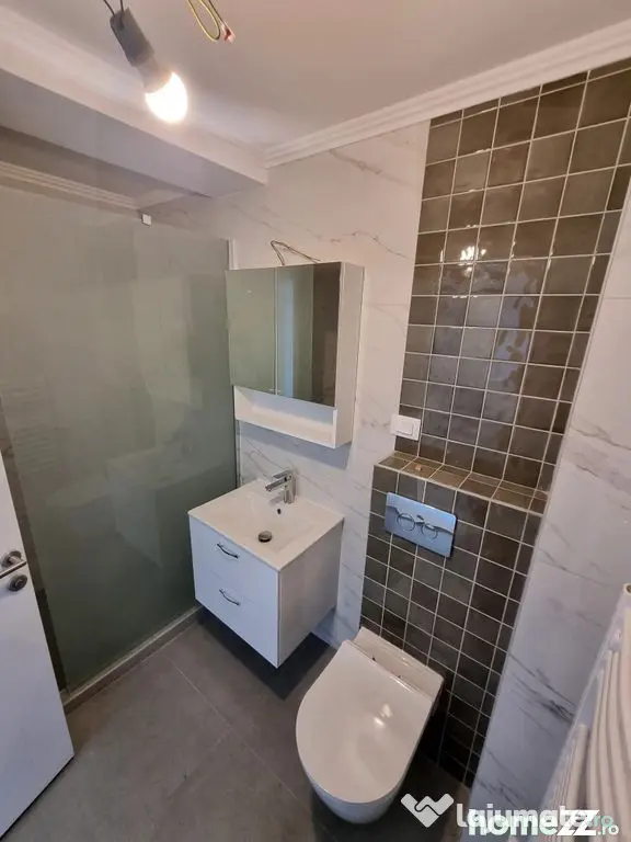 Compozitori -apartament 3 camere decomandat cu loc de par...
