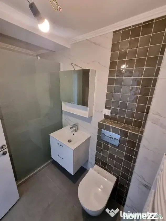 Compozitori -apartament 3 camere decomandat cu loc de par...