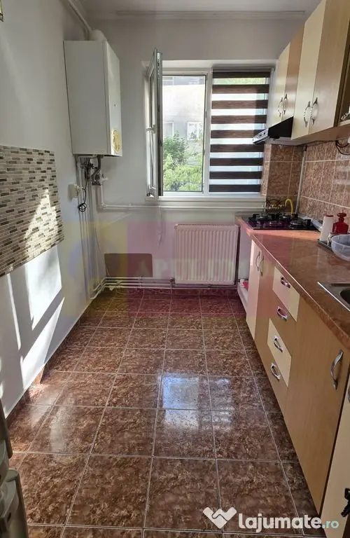 Apartament cu 2 camere, et 1 in Campina