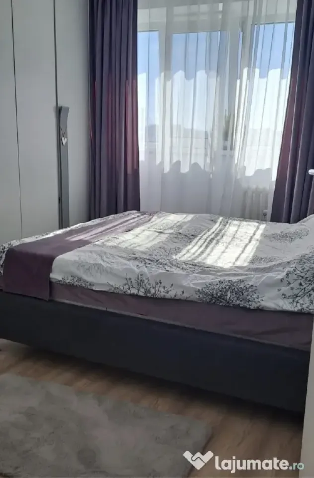 Vanzare apartament 3 camere pe Bulevard Ion Mihalache 109