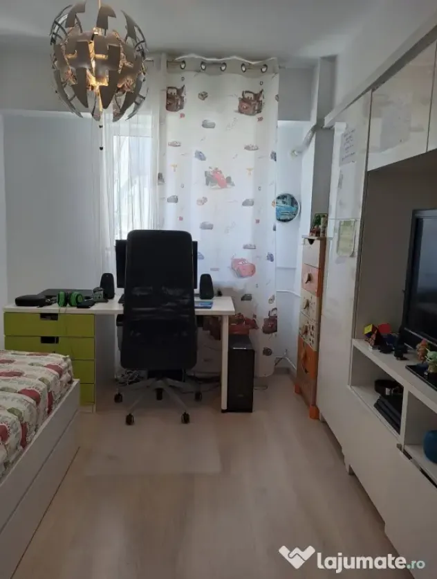 Vanzare apartament 3 camere pe Bulevard Ion Mihalache 109