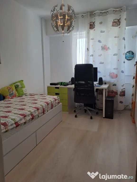 Vanzare apartament 3 camere pe Bulevard Ion Mihalache 109
