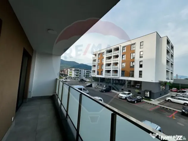 De închiriat: apartament cu 2 camere strada Daliei