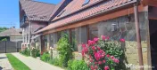 Conac modern cu saună, ciubăr și seră, 1.500 mp grădin? 