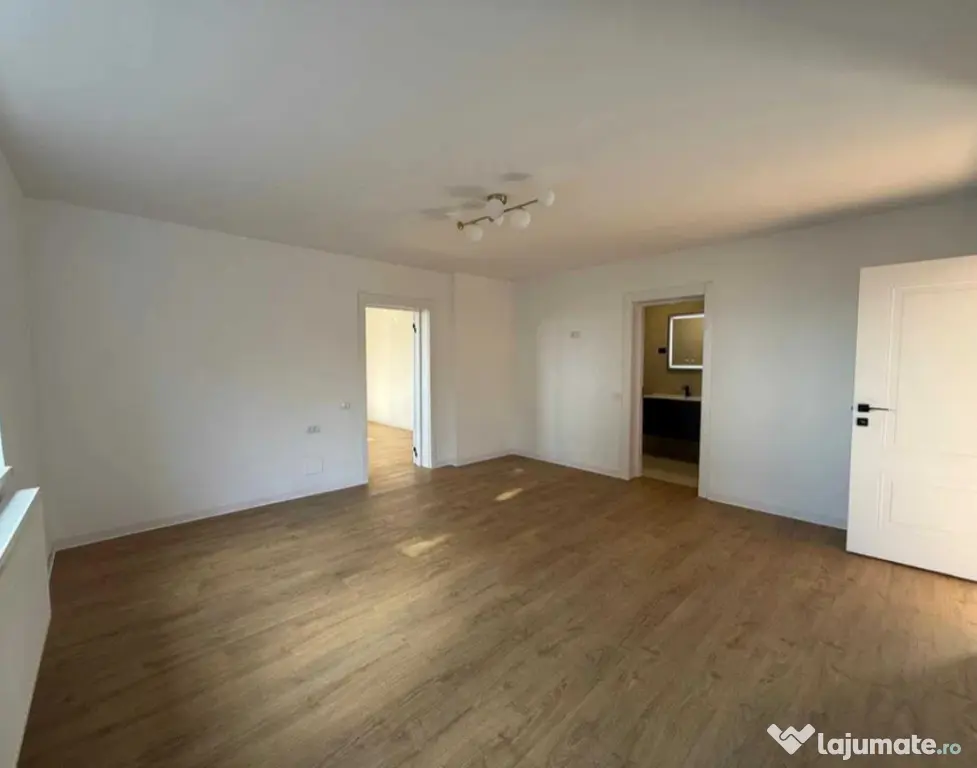 Apartament 2 camere | Renovat | Curte Privata + Garaj | Brasovul Vechi