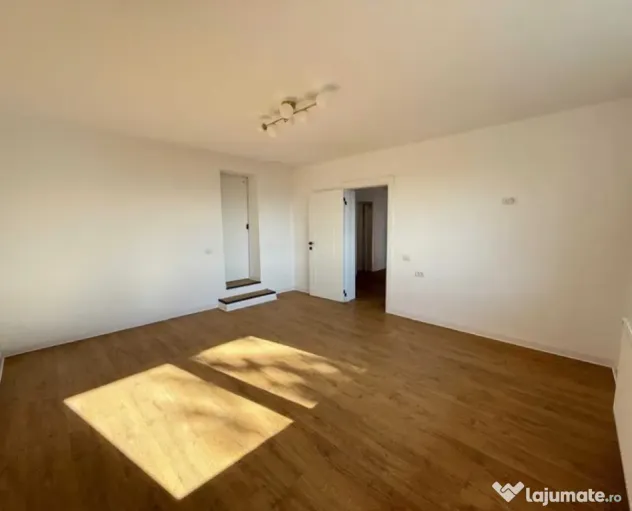 Apartament 2 camere | Renovat | Curte Privata + Garaj | Brasovul Vechi