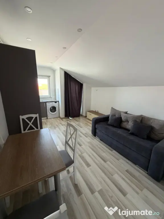 Apartament 2 camere, de inchiriat, zona Mihai Viteazul, Rada