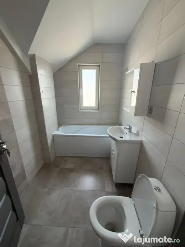Apartament 2 camere, de inchiriat, zona Mihai Viteazul, Rada