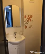 Apartament 4 camere, decomandat, 80 mp, zona Calea Bucuresti