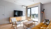 PENTHOUSE SUPERB l MOBILAT DESIGN l TERASA l VEDERE LAC P... 
