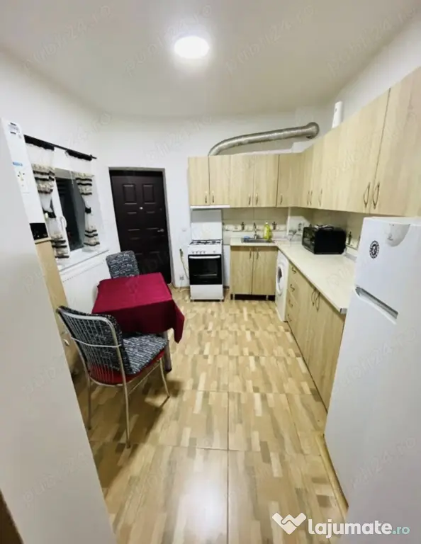 Garsonieră la curte de închiriat - zona Timpuri Noi