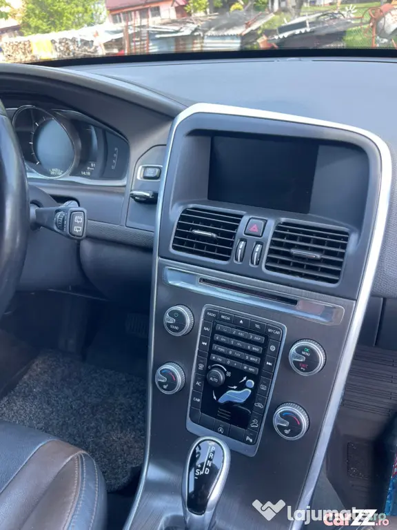 VOLVO XC60 2016 — imagine 5
