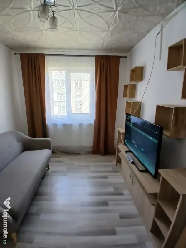 Vând apartament cu 2 camere central
