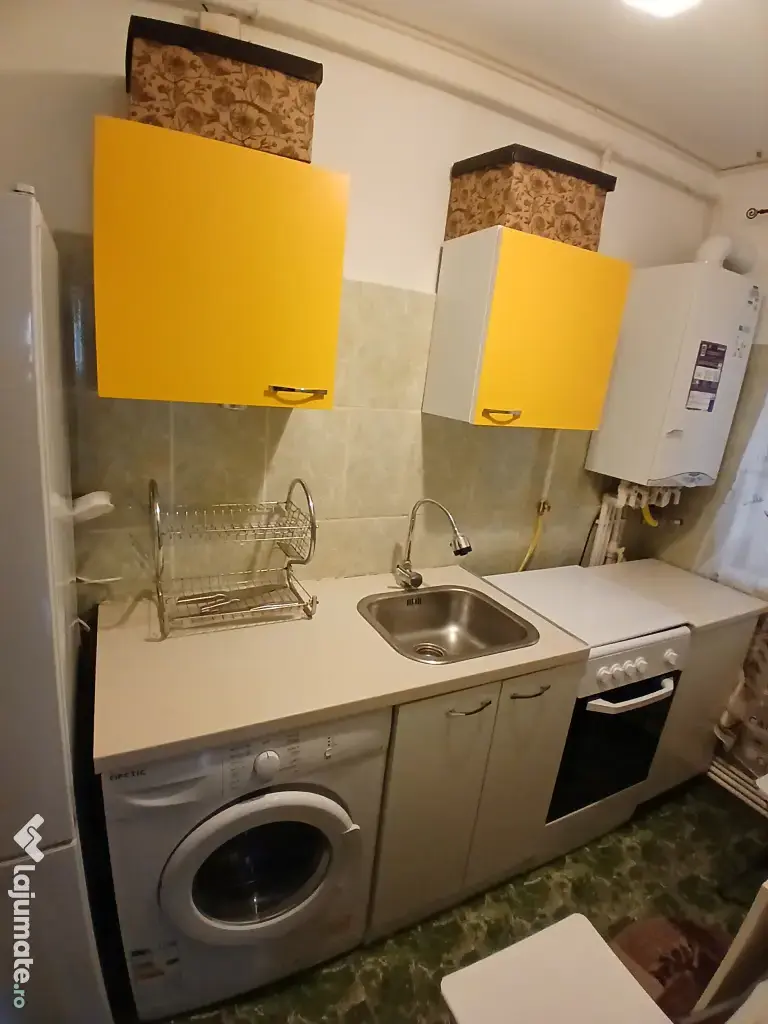 Vând apartament cu 2 camere central