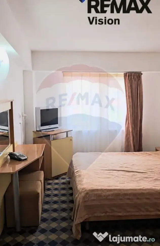 Hotel + Hala de inchiriat in zona Ford