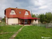 Casă familială cu curte și grădină, sat Mărcus, com. D 