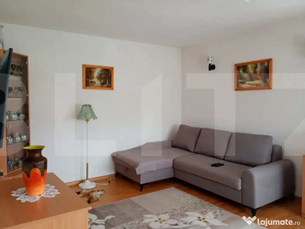 Casă familială cu curte și grădină, sat Mărcus, com. D