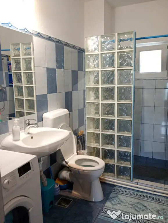 Casă familială cu curte și grădină, sat Mărcus, com. D