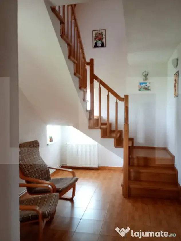 Casă familială cu curte și grădină, sat Mărcus, com. D