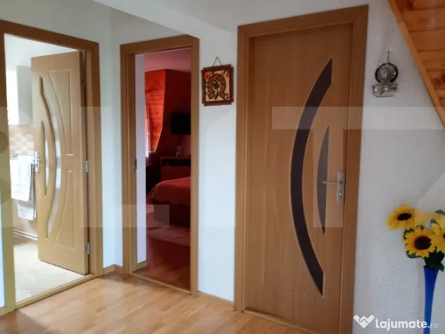 Casă familială cu curte și grădină, sat Mărcus, com. D