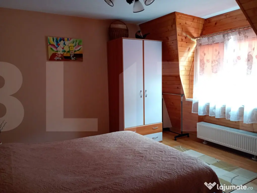 Casă familială cu curte și grădină, sat Mărcus, com. D