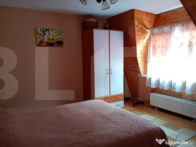 Casă familială cu curte și grădină, sat Mărcus, com. D