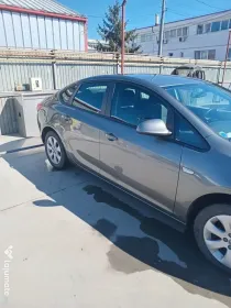 Opel astra j 1,4 benzină