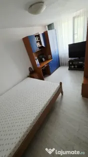 Vând apartament 3 camere semidecomandat în Curtea de Arges central