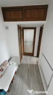Vând apartament 3 camere semidecomandat în Curtea de Arges central